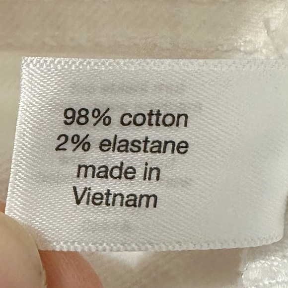 Lane Bryant Boyfriend Fit Mid-Rise White Capri Jeans, Size 18 - Picture 10 of 12